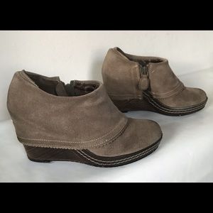 Dr. Scholl’s Genuine suede leather booties.